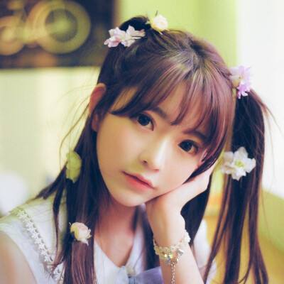美团午后快速拉升，现涨近12%，公司将于明日公布业绩